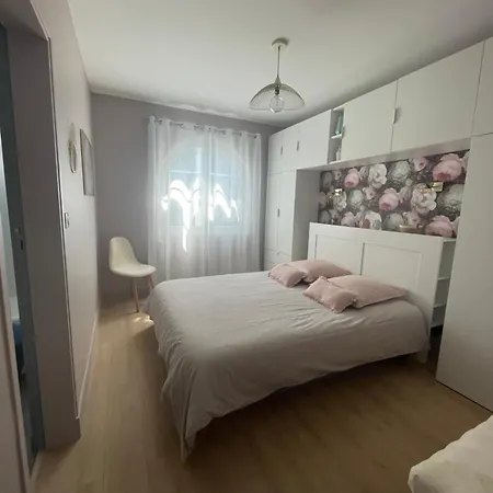 Fleurette L Aiguillon Holiday home *